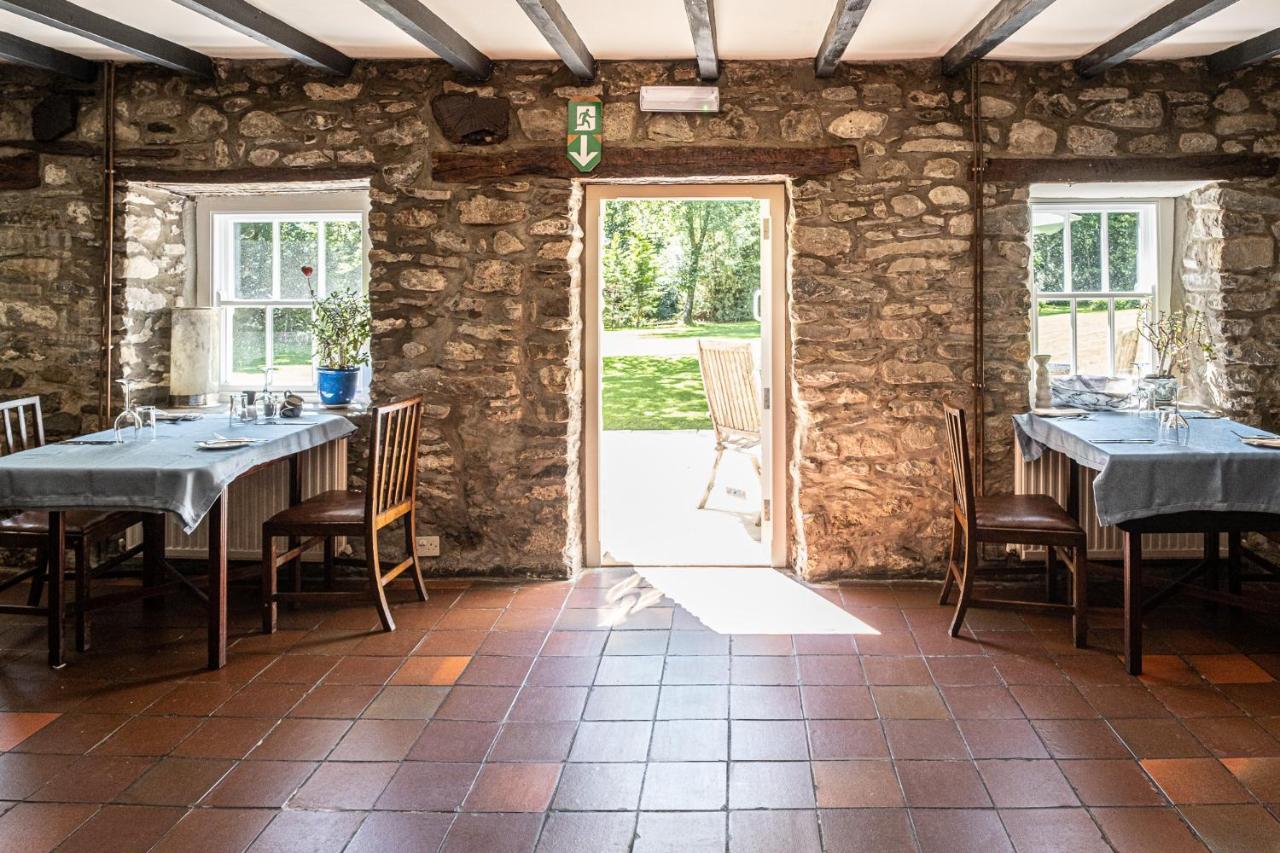 Ty Mawr Country Hotel & Restaurant Carmarthen Eksteriør billede