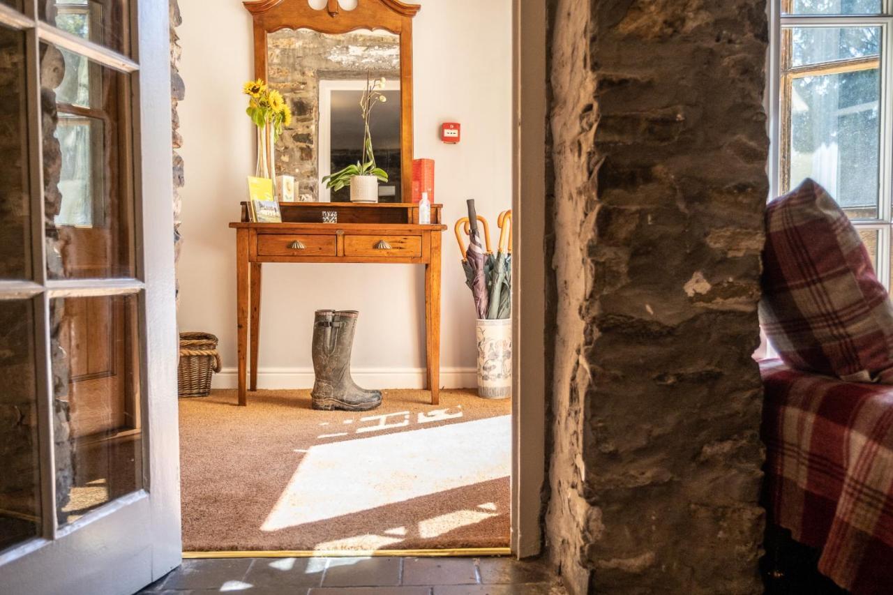 Ty Mawr Country Hotel & Restaurant Carmarthen Eksteriør billede