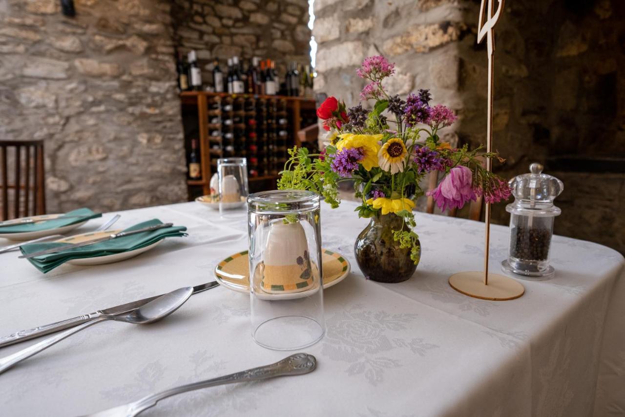 Ty Mawr Country Hotel & Restaurant Carmarthen Eksteriør billede