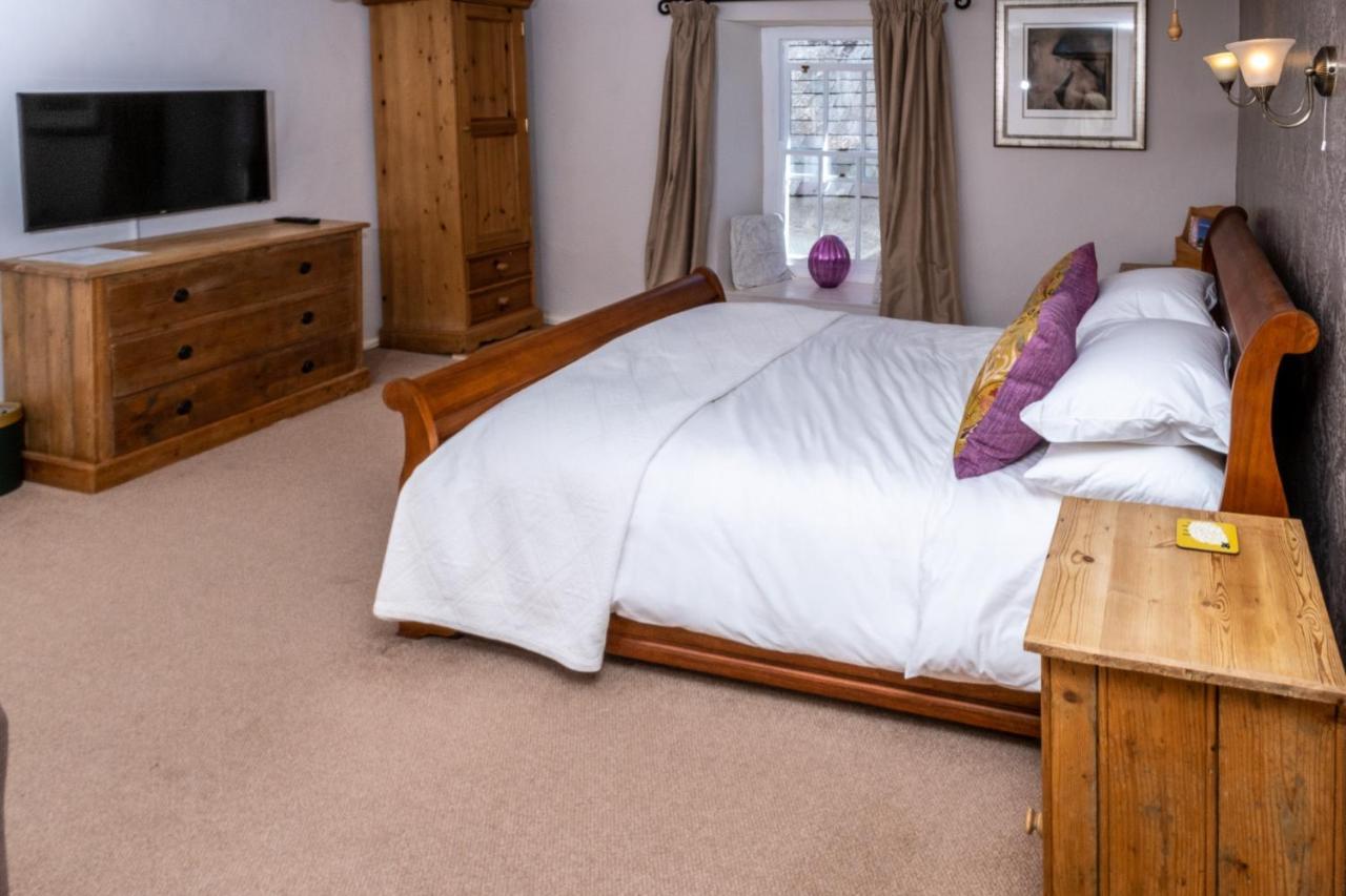 Ty Mawr Country Hotel & Restaurant Carmarthen Eksteriør billede