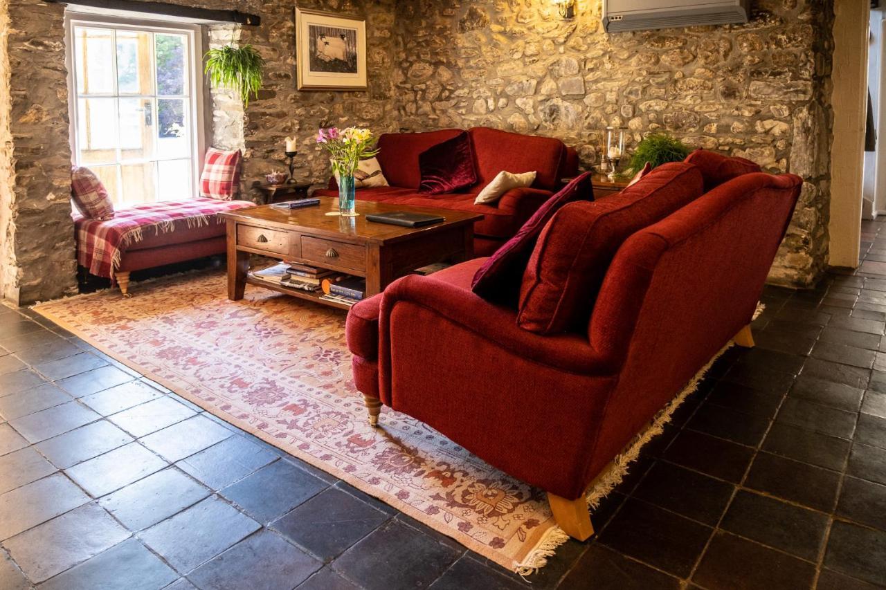 Ty Mawr Country Hotel & Restaurant Carmarthen Eksteriør billede