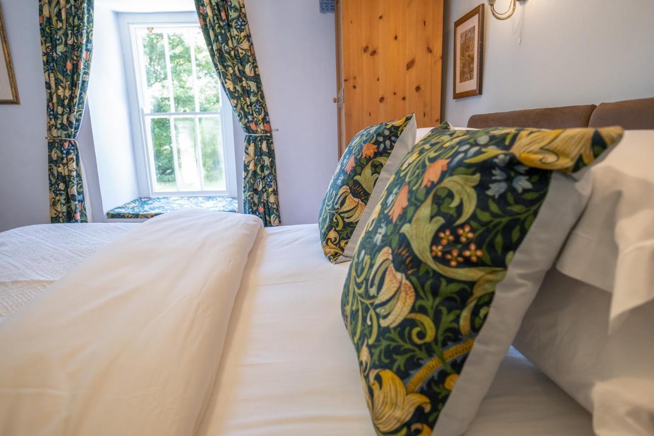 Ty Mawr Country Hotel & Restaurant Carmarthen Eksteriør billede