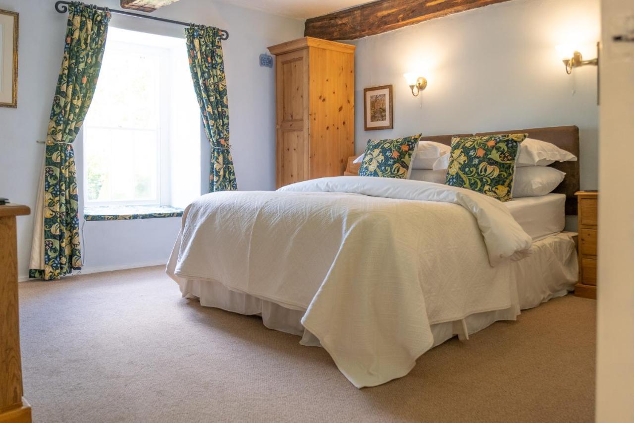 Ty Mawr Country Hotel & Restaurant Carmarthen Eksteriør billede