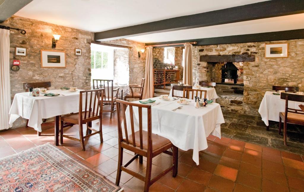 Ty Mawr Country Hotel & Restaurant Carmarthen Eksteriør billede