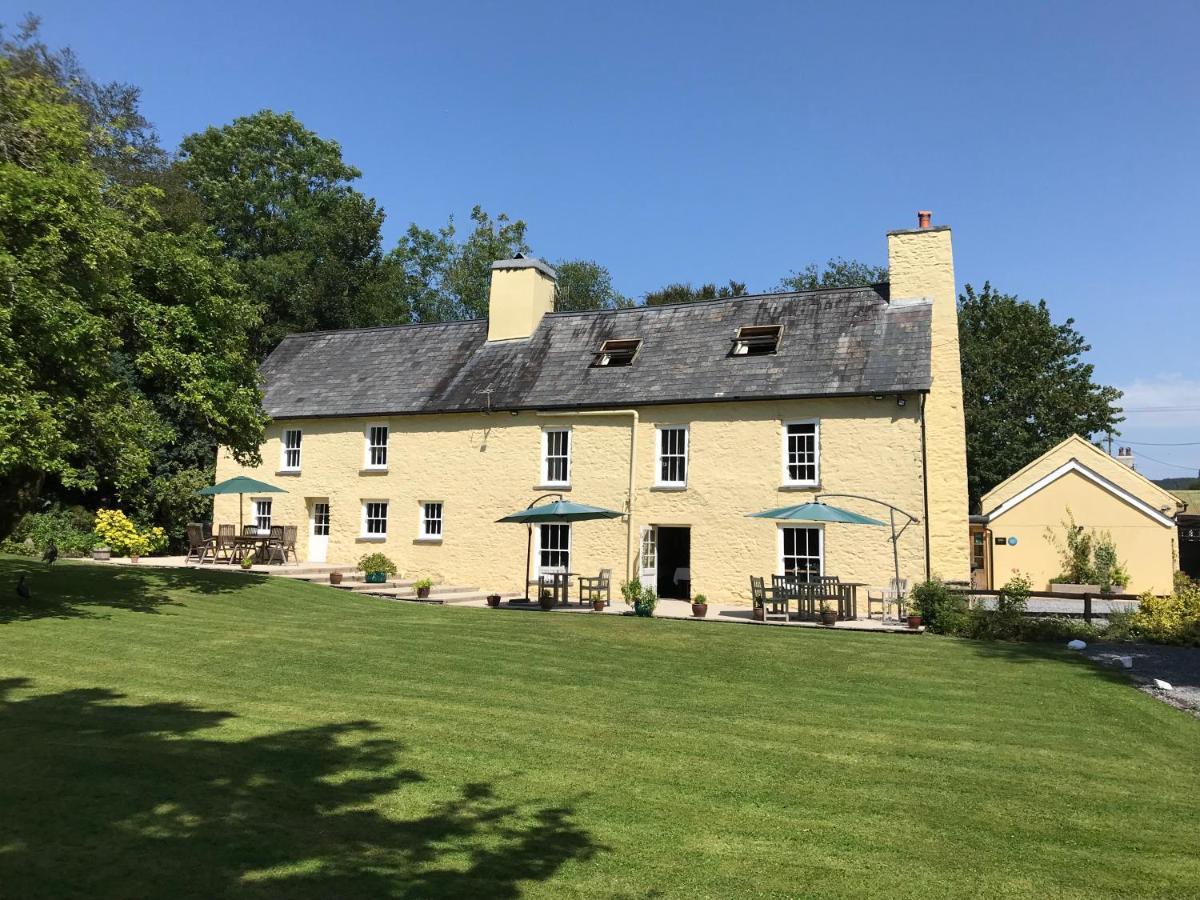 Ty Mawr Country Hotel & Restaurant Carmarthen Eksteriør billede